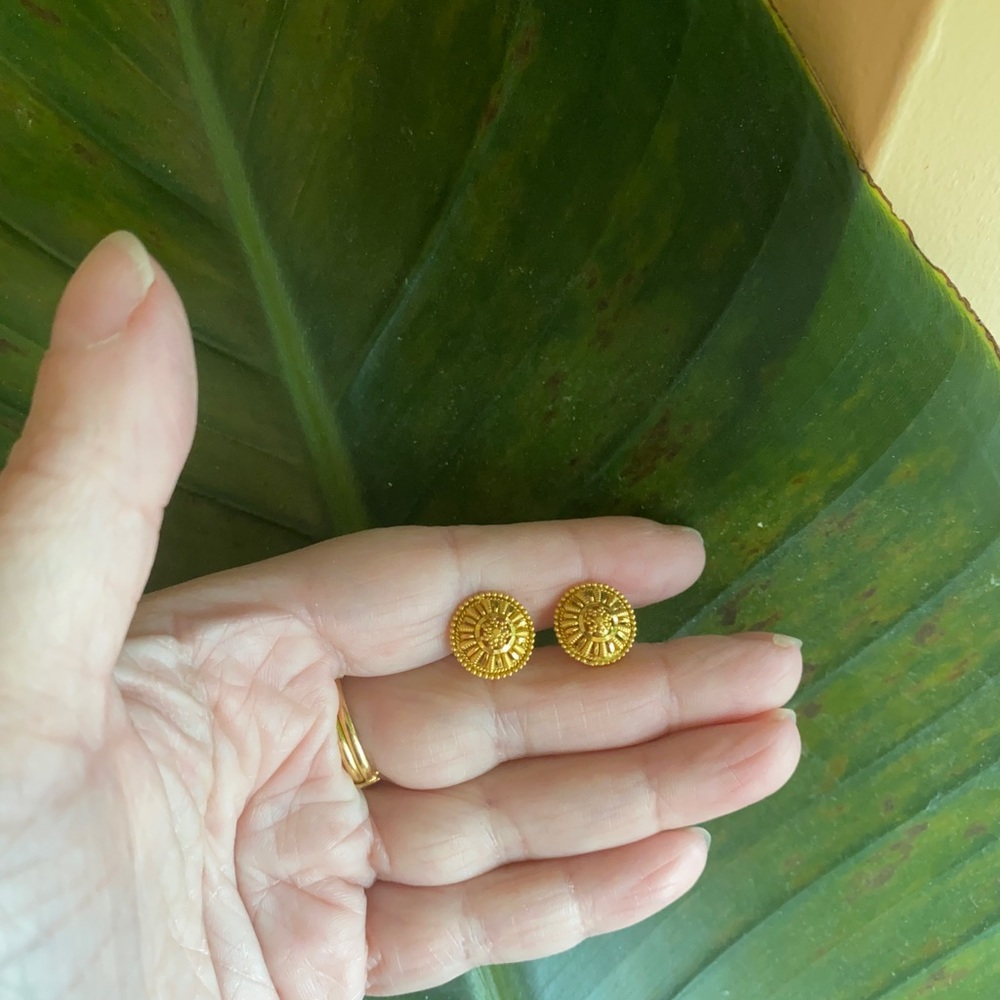 22 Kt gold earrings